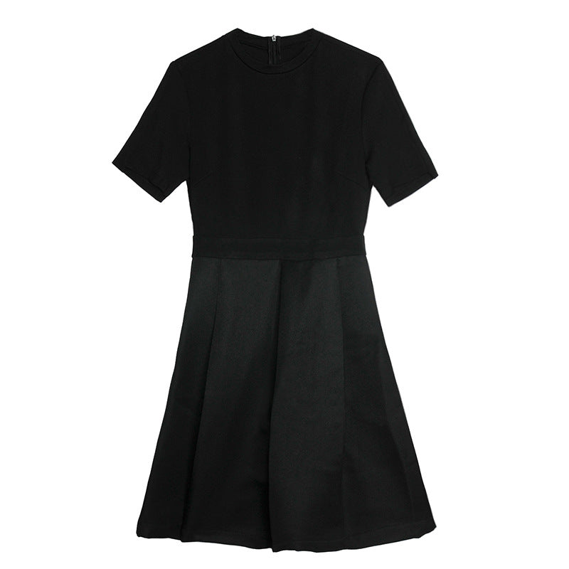 Robe Noire Légère & Élégante