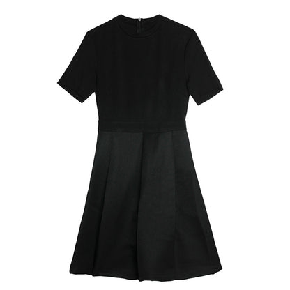 Robe Noire Légère & Élégante